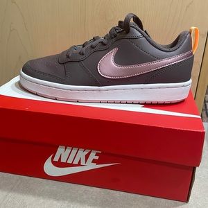 Nike Court Borough Low 2